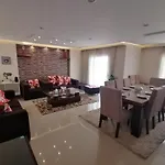 Superb & Comfy 3Bdr Apartment With Outstanding View شقة فندقية فاخرة فيو رائع للمطار