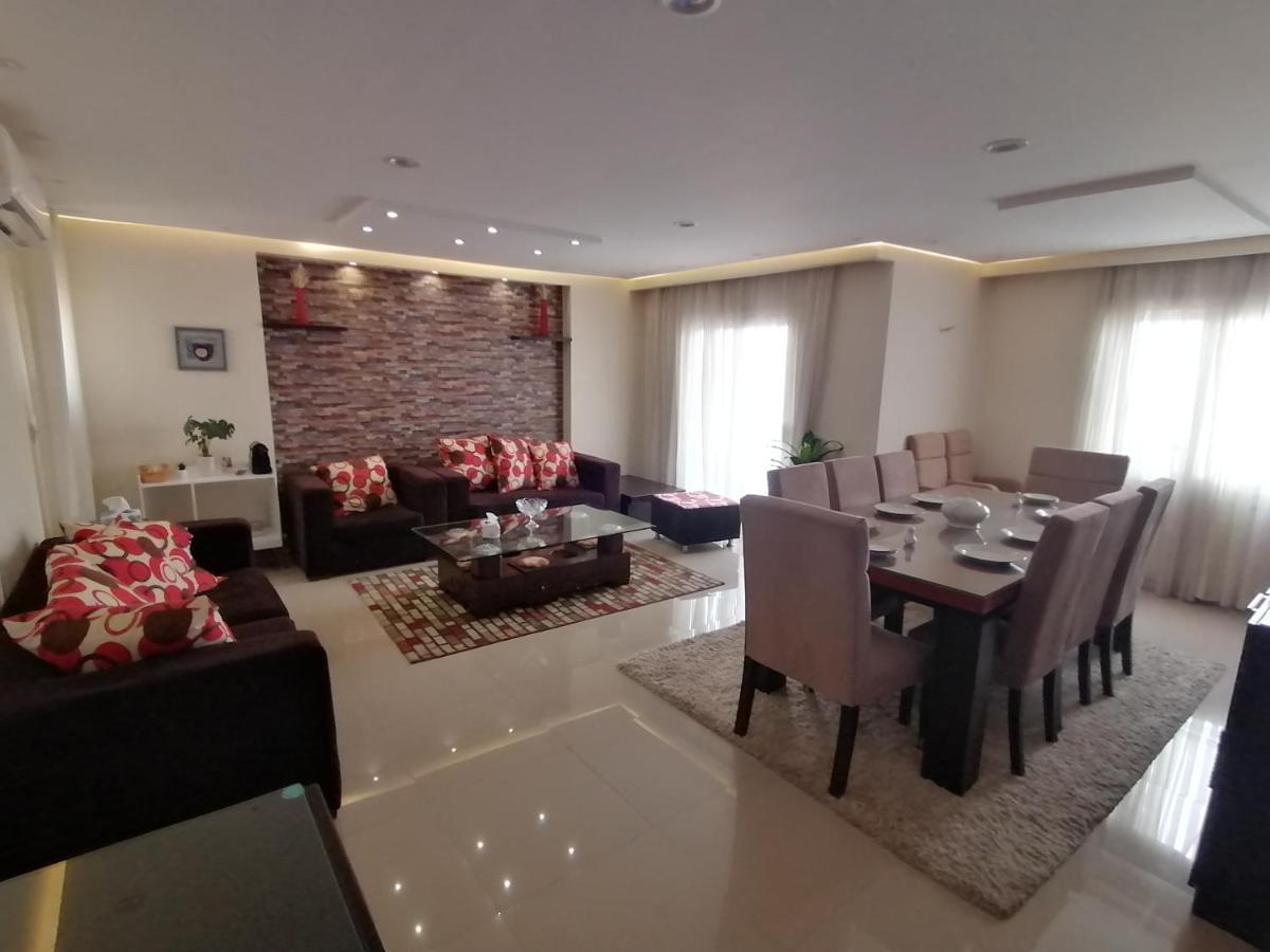 Apartamento Superb & Comfy 3bdr With Outstanding View فاخرة فيو رائع للمطار El Cairo