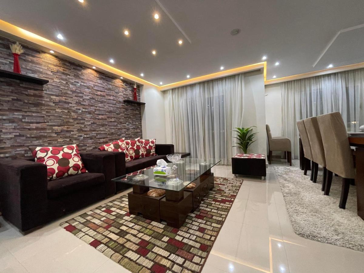 Superb & Comfy 3bdr With Outstanding View فاخرة فيو رائع للمطار El Cairo